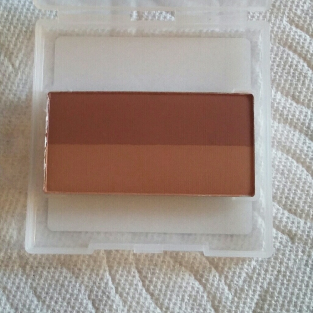 Mary Kay Mineral Bronzing Powder